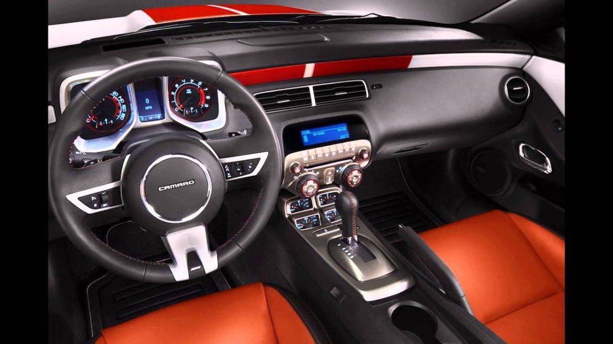 Chevrolet Camaro 2022 салон
