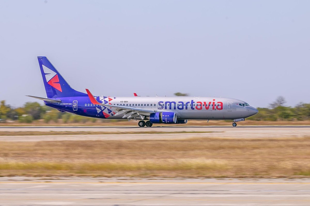 SMARTAVIA 737-800
