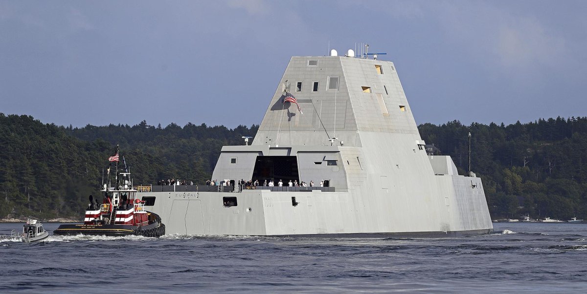 Эсминец Замволт США