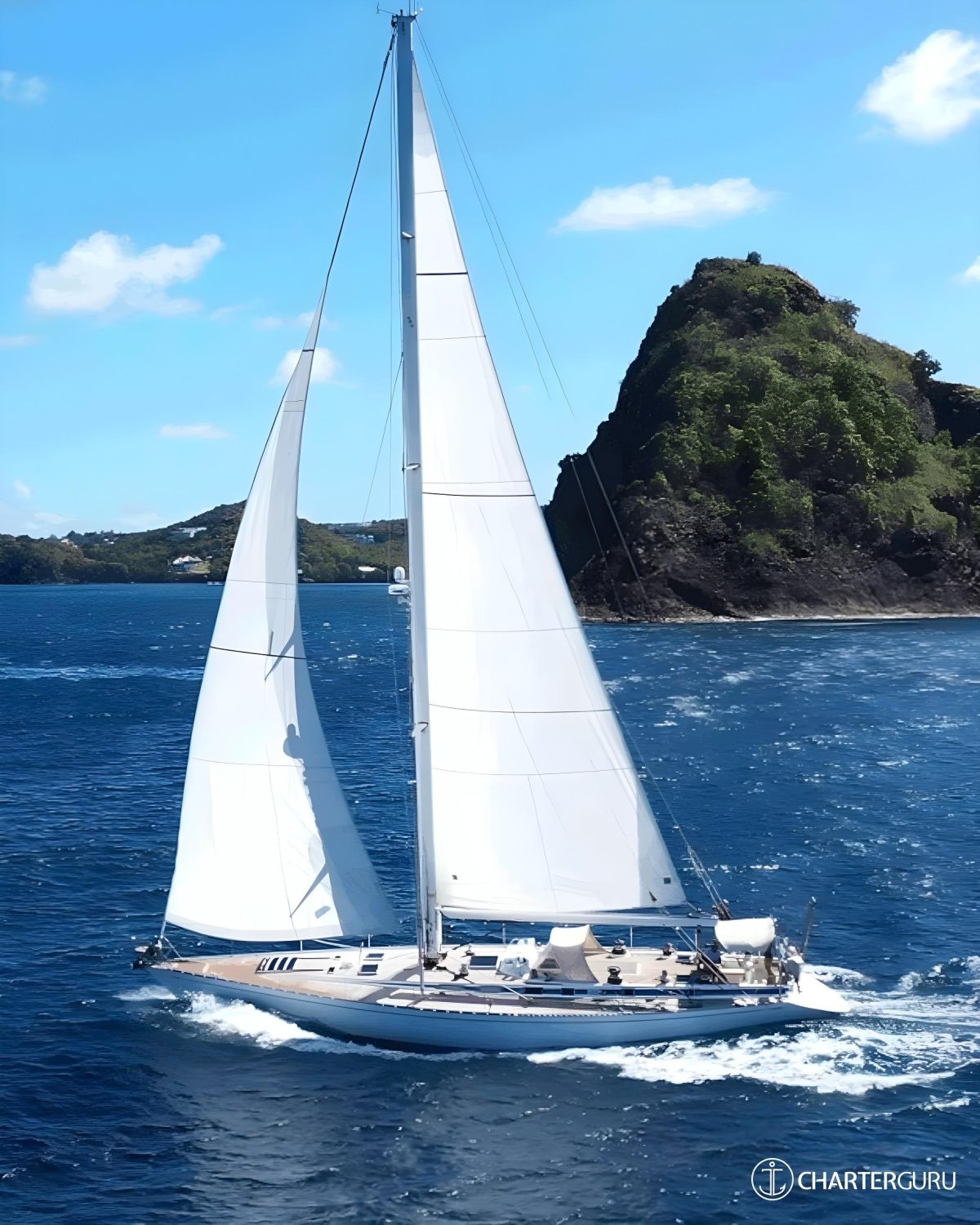 Яхта Sailing Yacht a