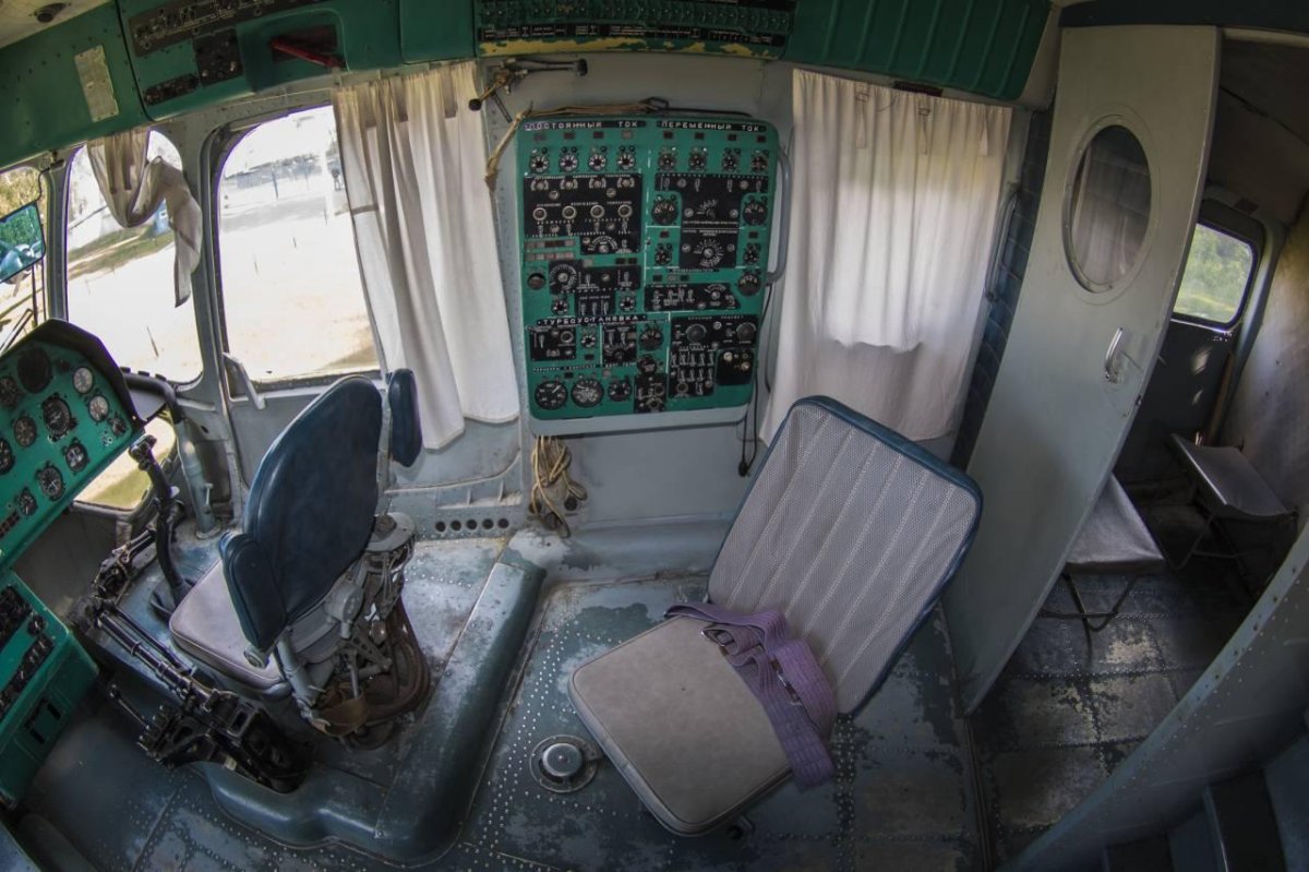 Ми-12 кабина