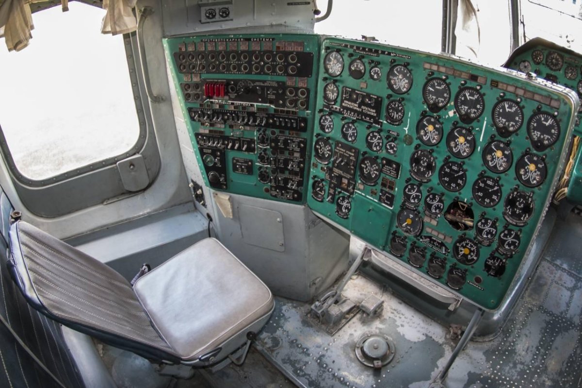 Ми-12 вертолёт кабина