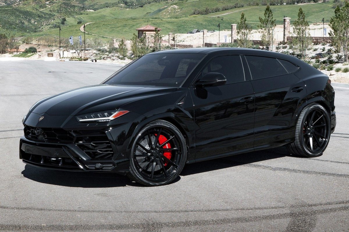 Lamborghini Urus Black