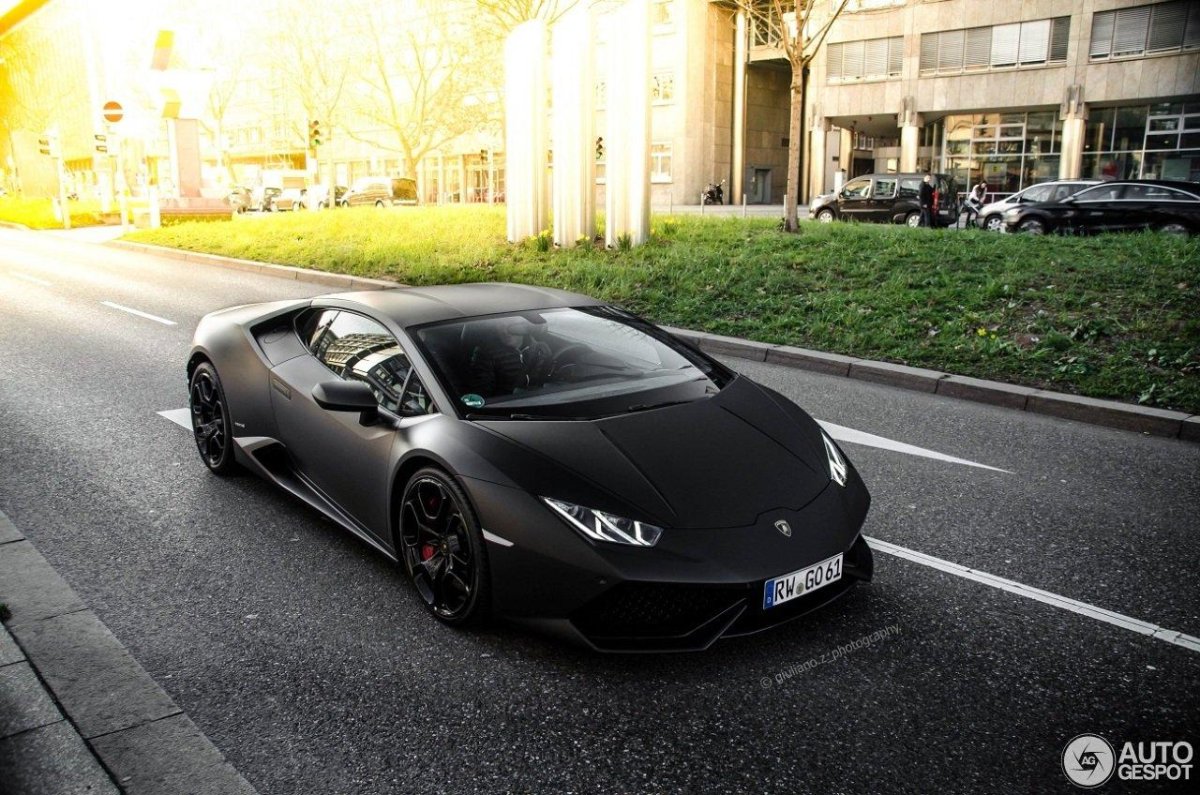 Ламборгини Хуракан черный