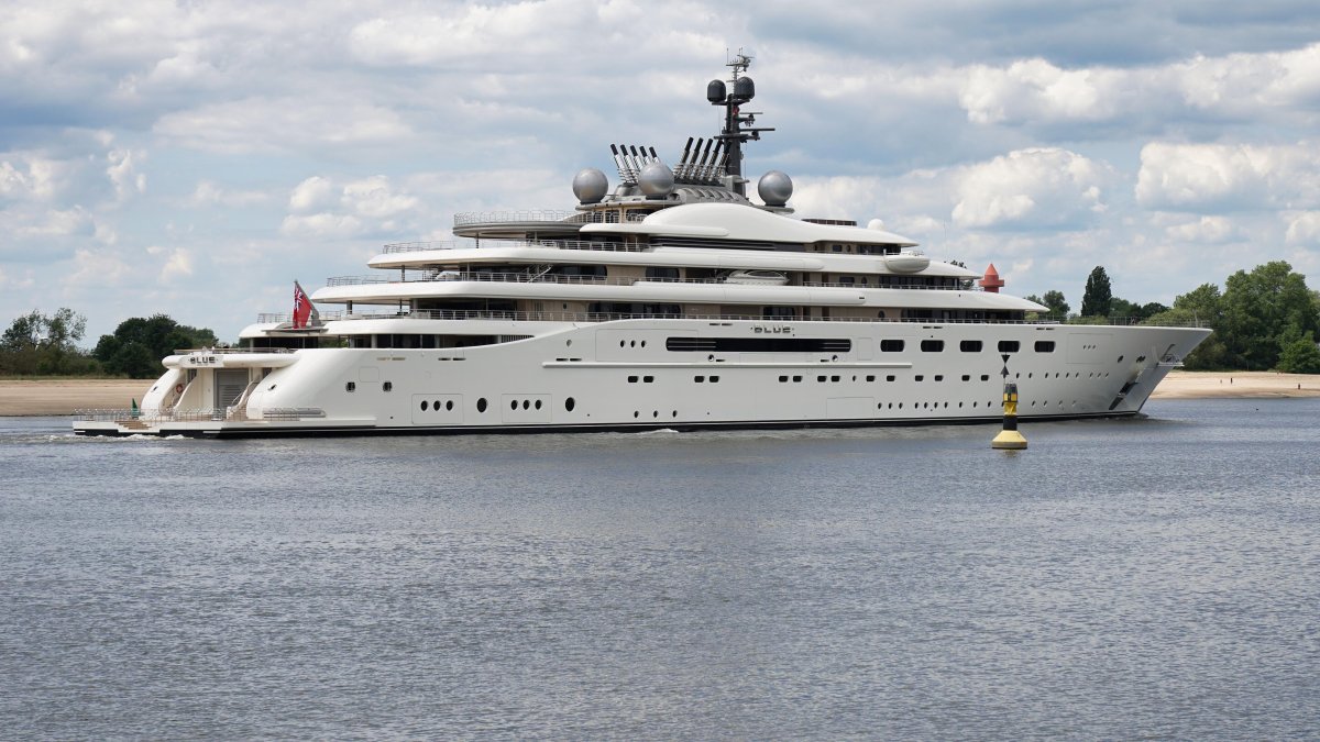 Яхта Mega Yacht Centauro 110m