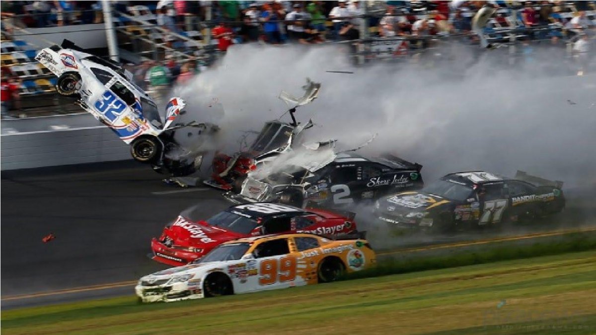 Болид наскар