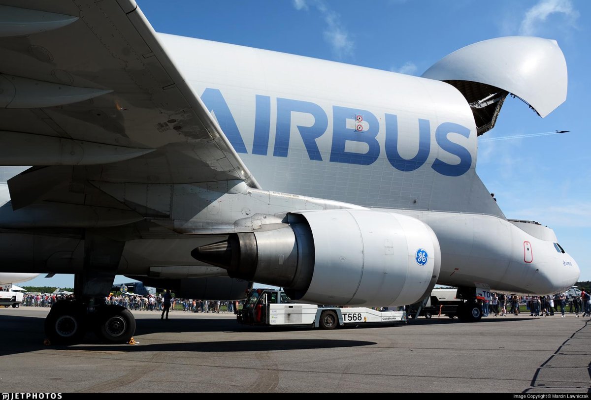 Airbus a300-600st super Transporter