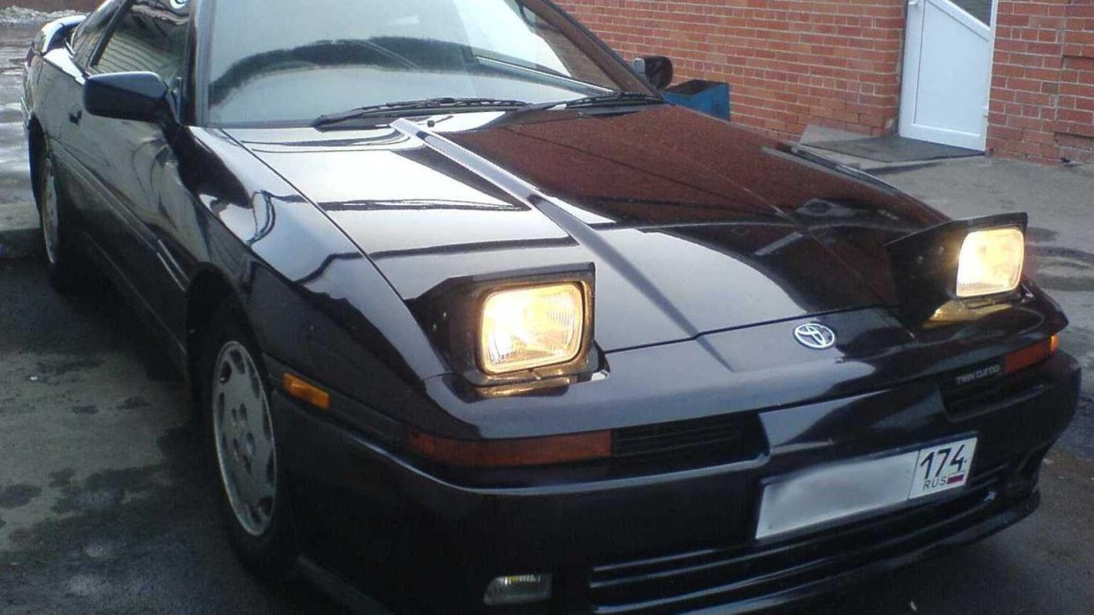 Toyota Celica 1997 с выдвижными фарами