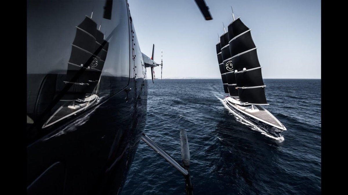 Яхта Бурлакова черная Жемчужина