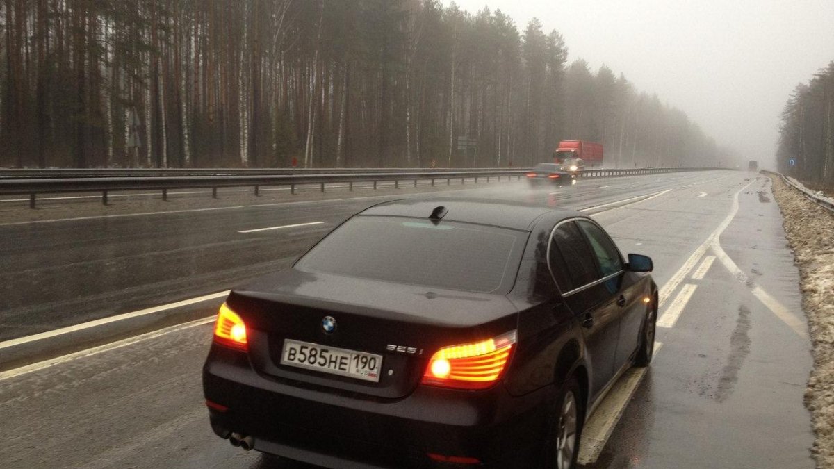 БМВ м5 е60 в дождь
