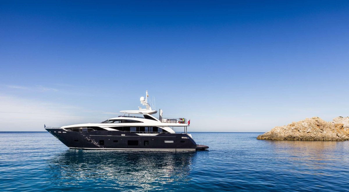 Яхта принцесса 30м