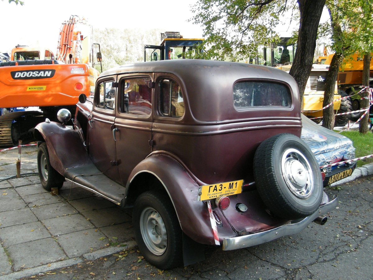 ГАЗ-М-1 автомобиль