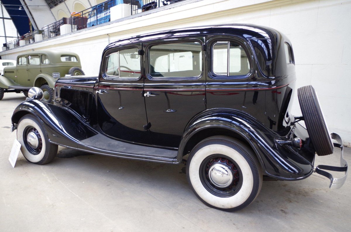 ГАЗ-М-1 легковой автомобиль