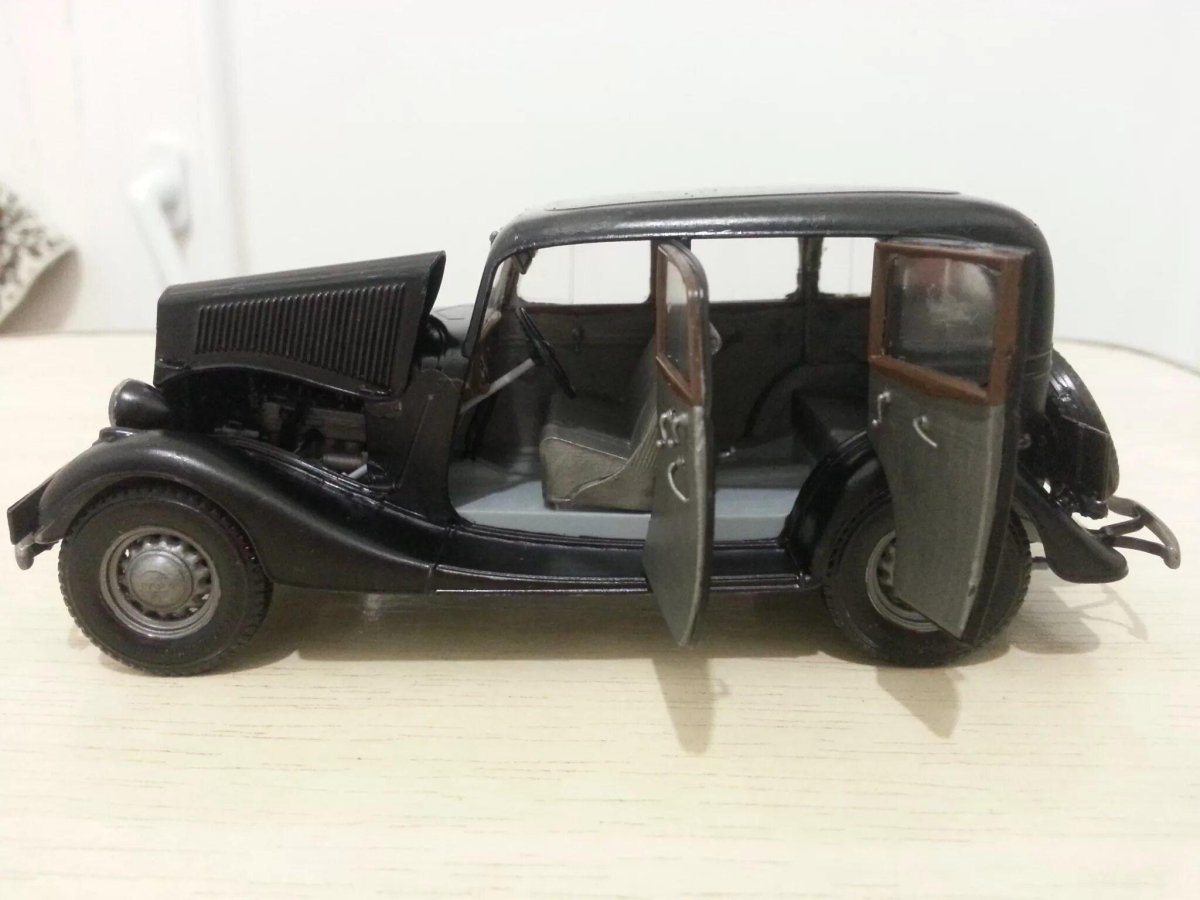 Модель сборная "ГАЗ м1"