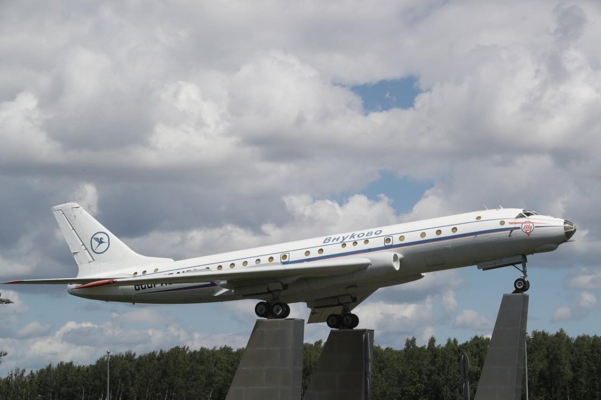 Пассажирский лайнер «ту-104»