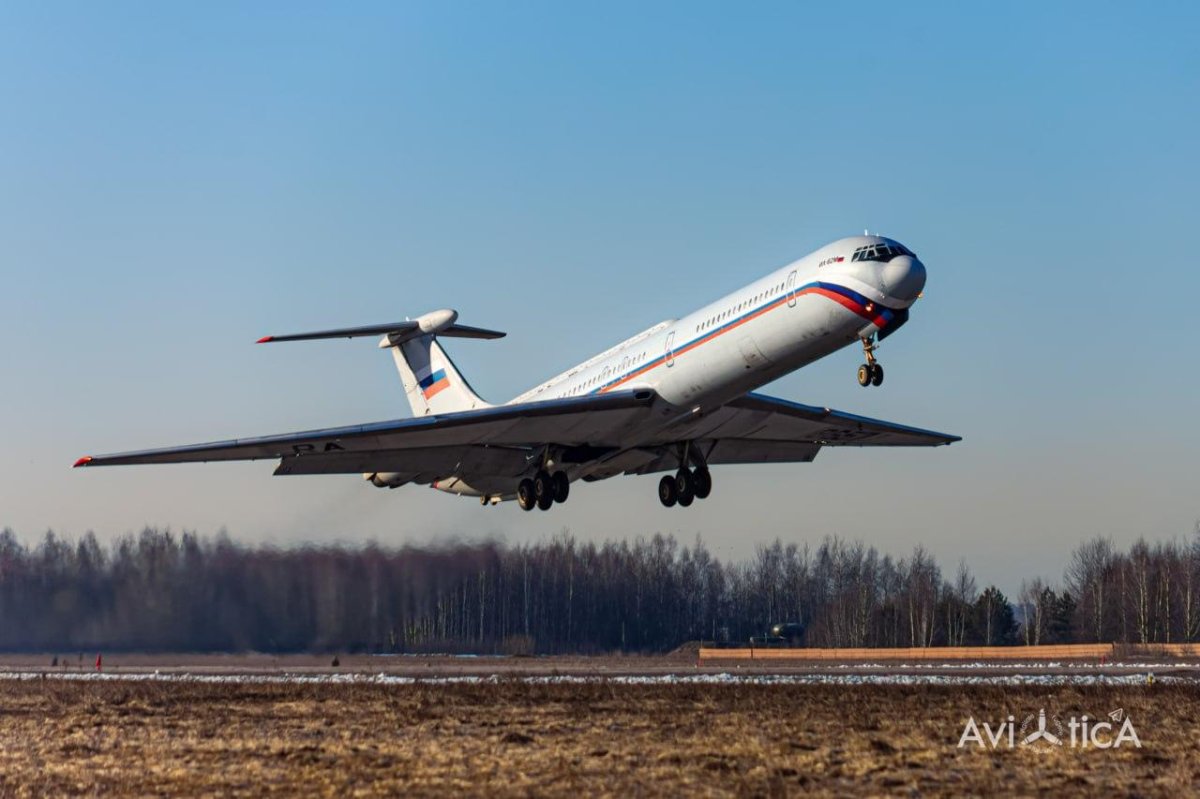 Дальнемагистральный пассажирский самолет ил-62м