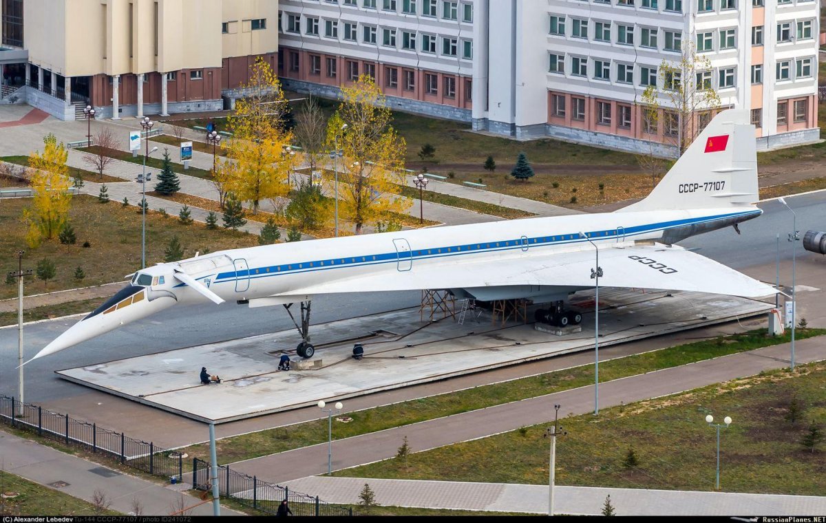 Ту-144 пассажирский самолёт