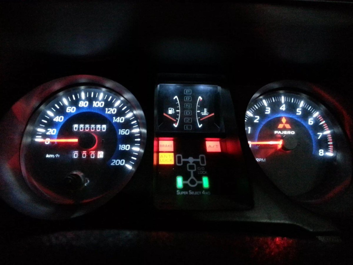 Панель приборов Митсубиси Паджеро