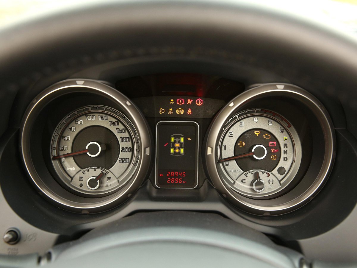 Панель приборов Паджеро 4