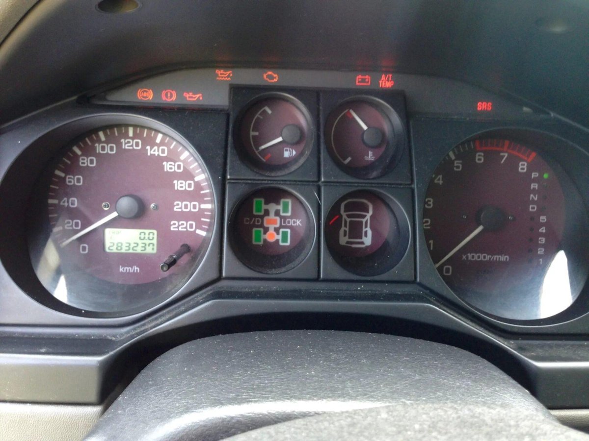 Приборка Паджеро 3