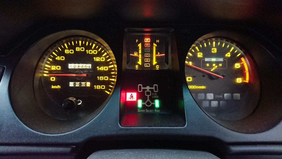 Приборная панель Pajero 2