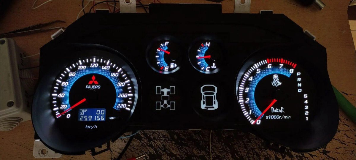 Щиток приборов Mitsubishi Pajero 3