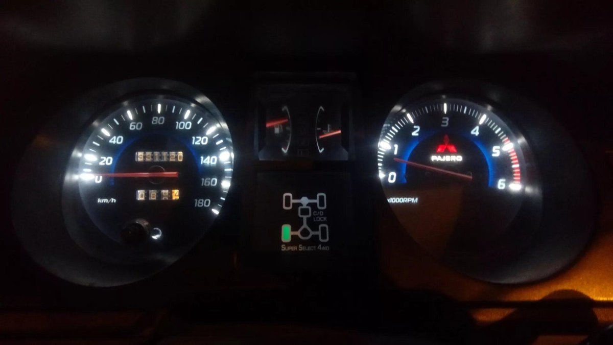 Панель приборов Паджеро 2