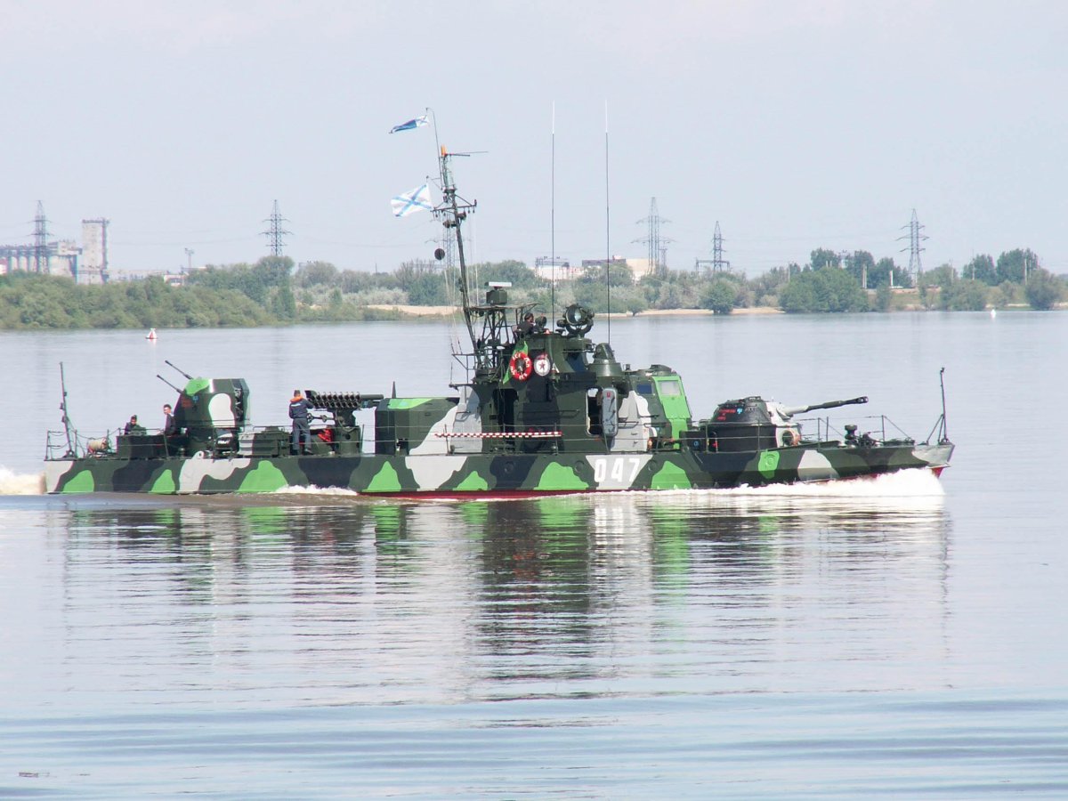 Катер 1204 Шмель