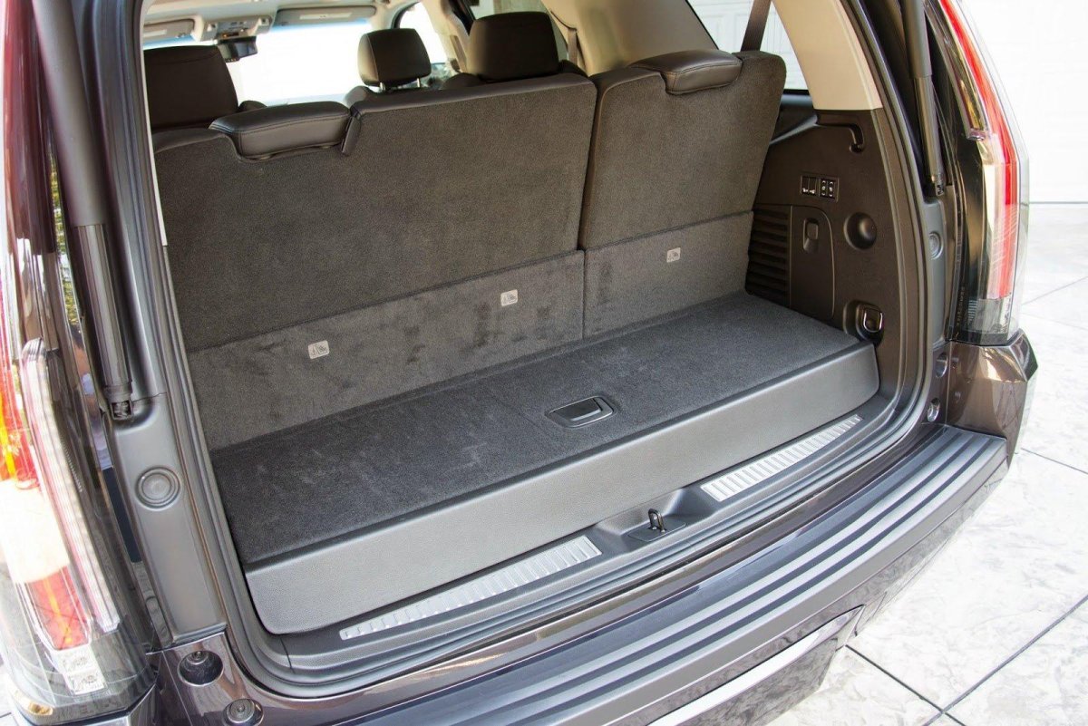 Кадиллак Эскалейд багажник