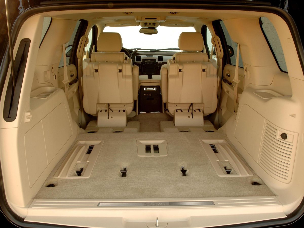 Кадиллак Эскалейд салон