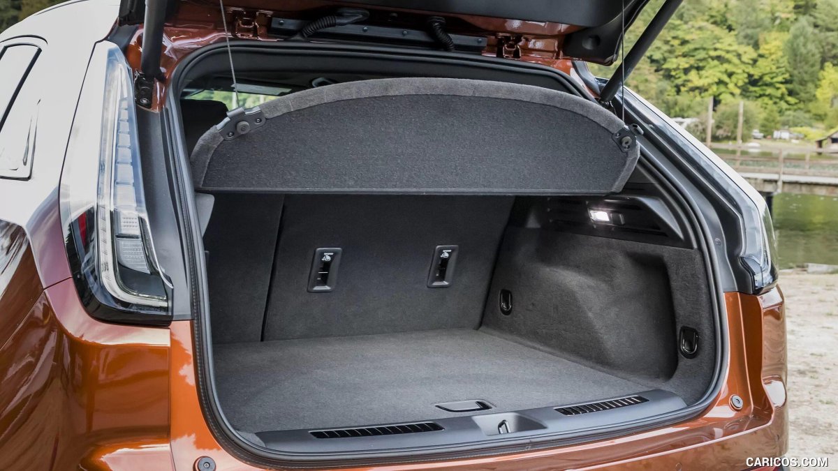 Cadillac xt4 багажник