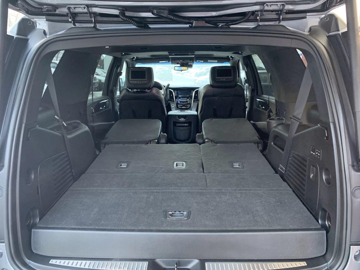 Кадиллак Эскалейд 2022 багажник