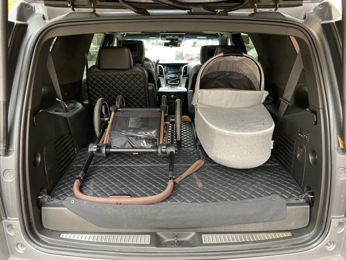 Chevrolet Tahoe 2012 багажник