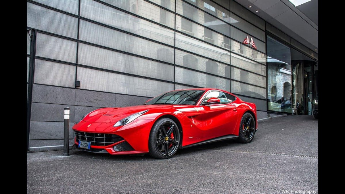 Ferrari ф12 Берлинетта