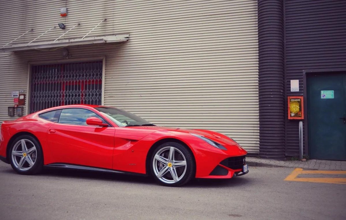 F12 Berlinetta универсал