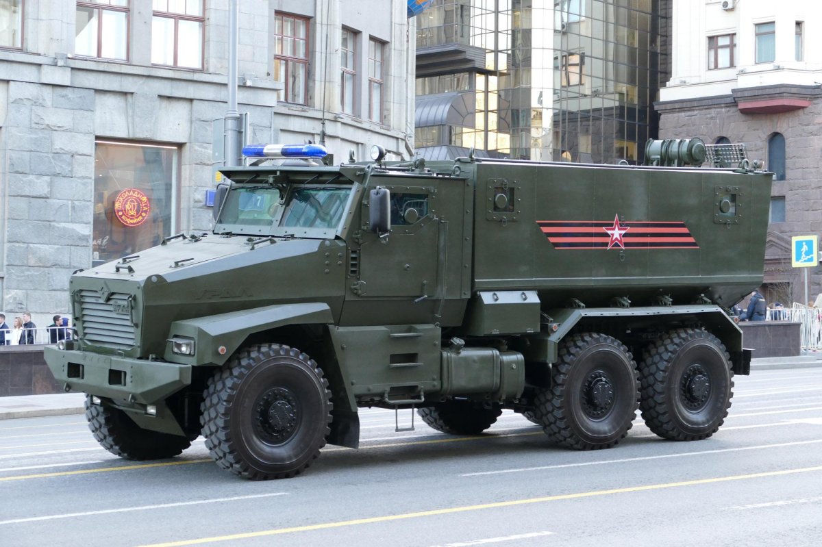 Бронеавтомобиль Тайфун Урал 63095