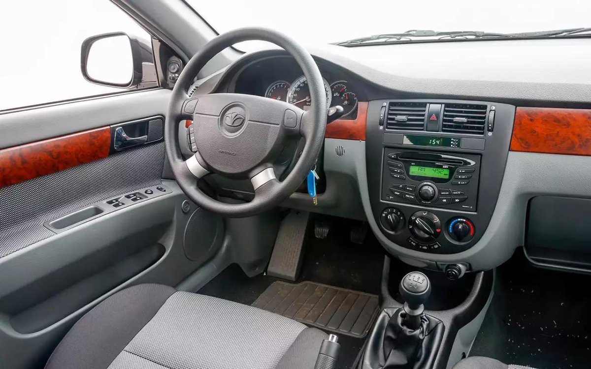 Дэу Джентра салон