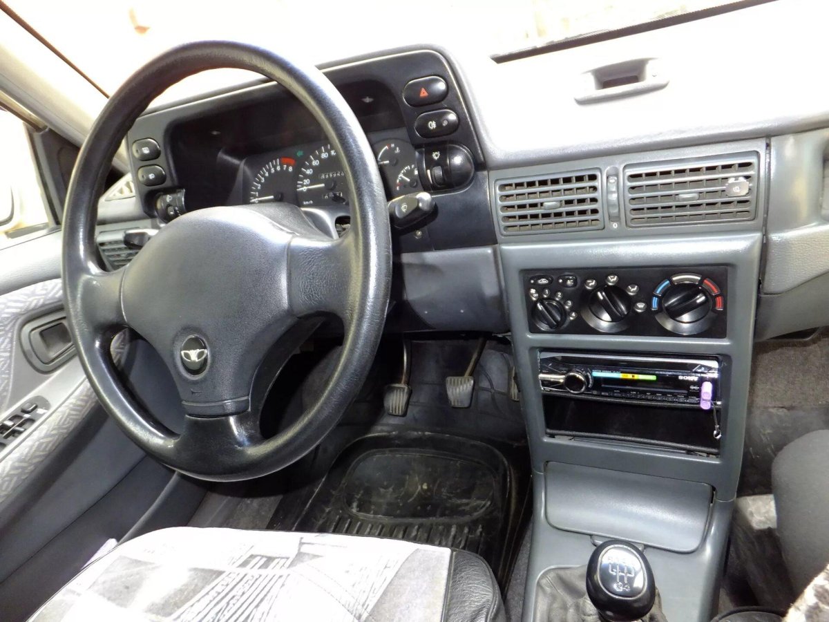 Daewoo Nexia 1996 салон