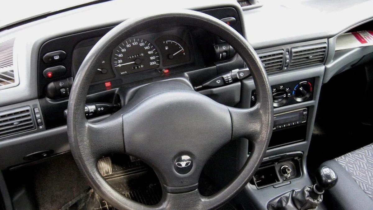 Daewoo Nexia 1 поколение салон