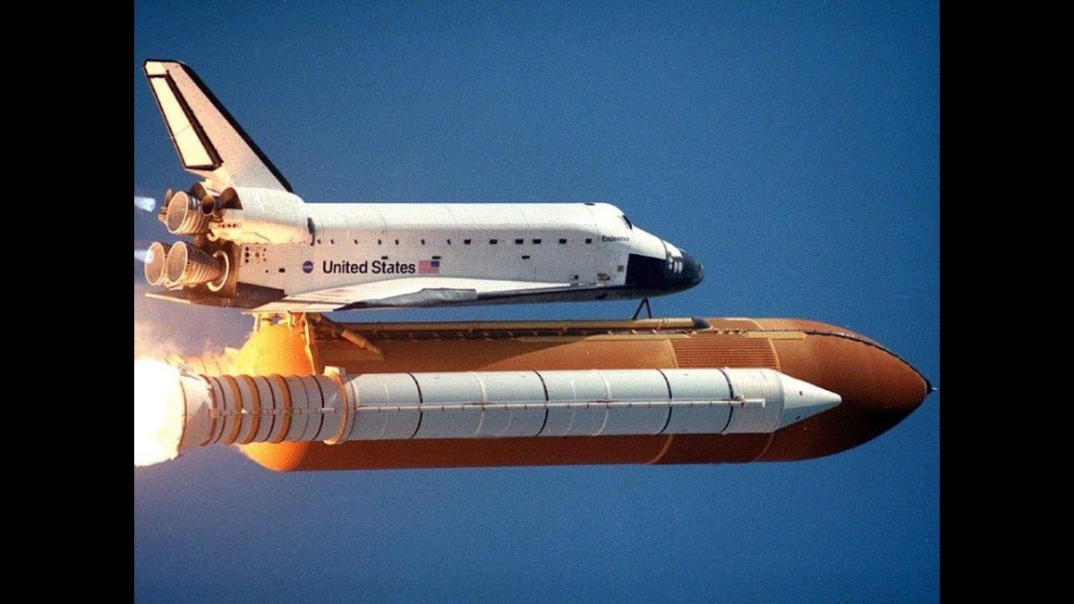 Американский космический корабль “шаттл”