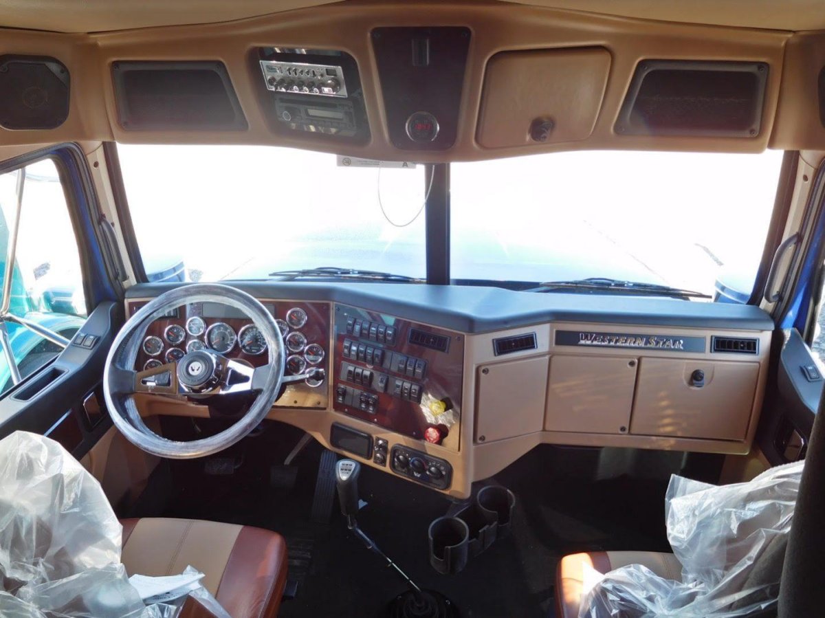 Western Star 5700xe кабина