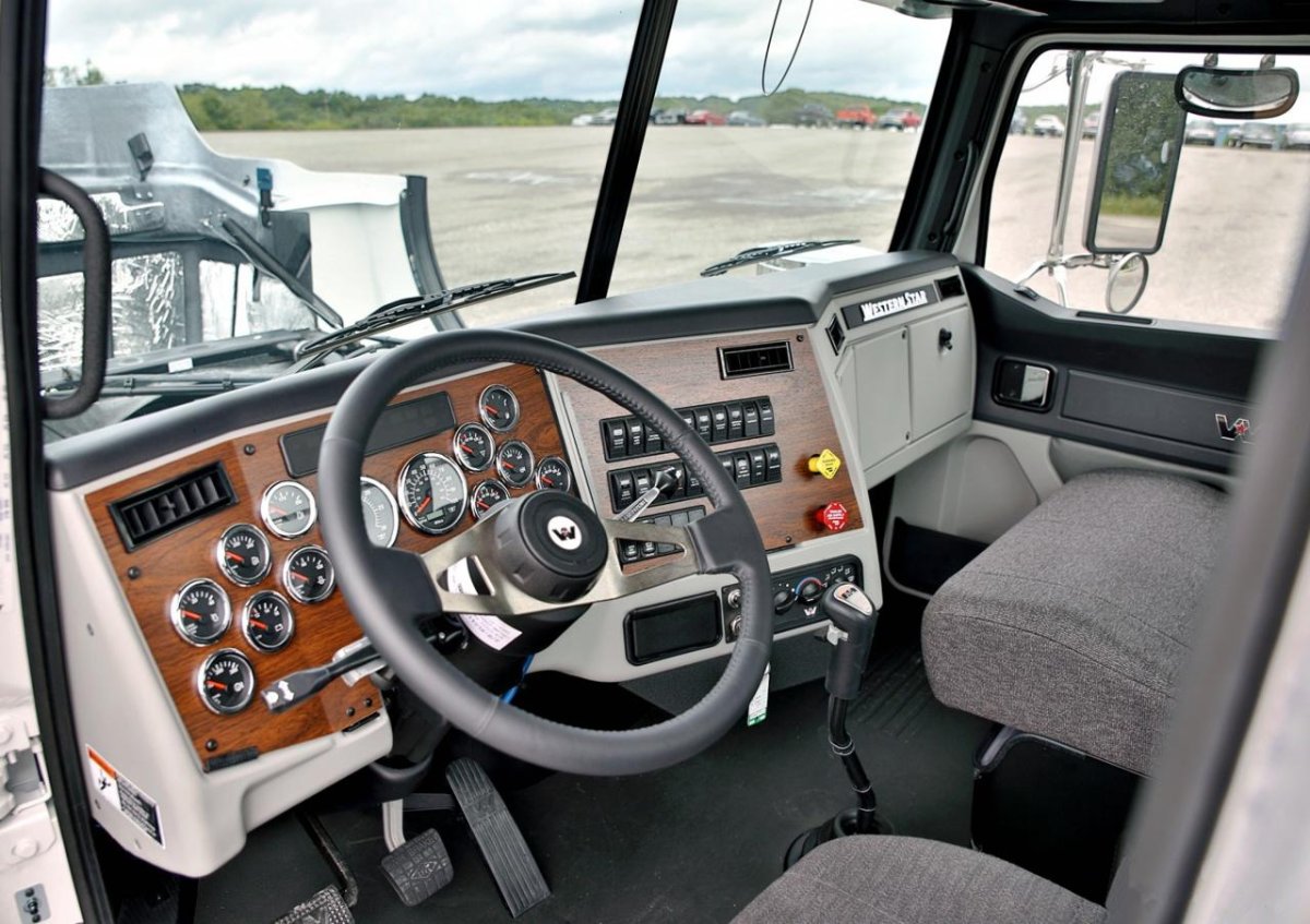 Western Star 4900 кабина