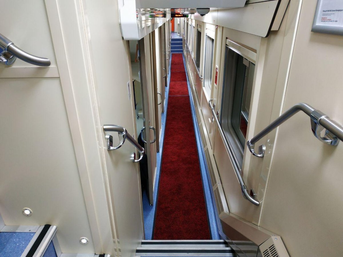 Поезд 018а Карелия двухэтажный