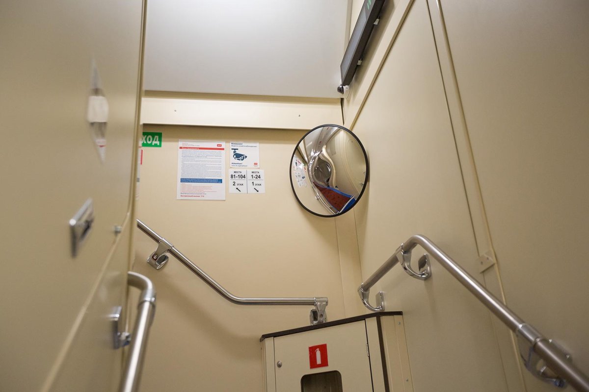 Поезд 018а Карелия двухэтажный