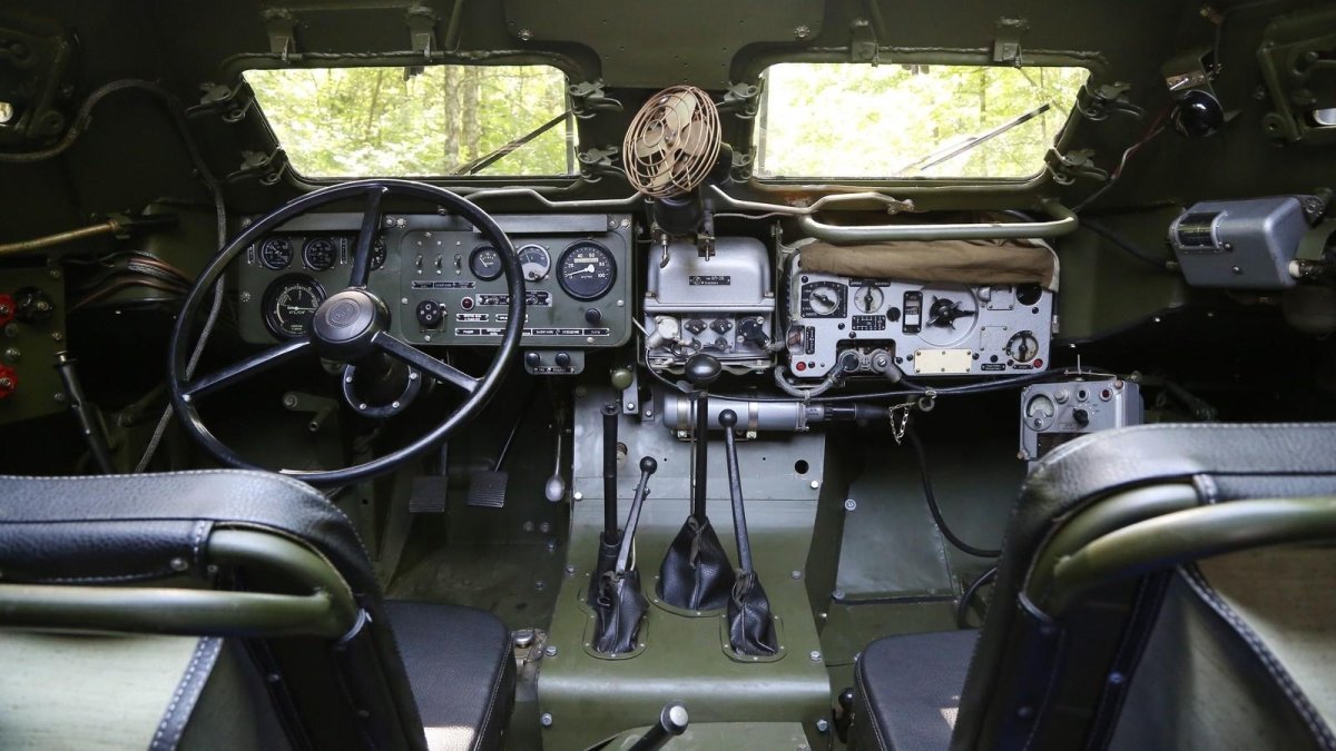 БРДМ-2 кабина