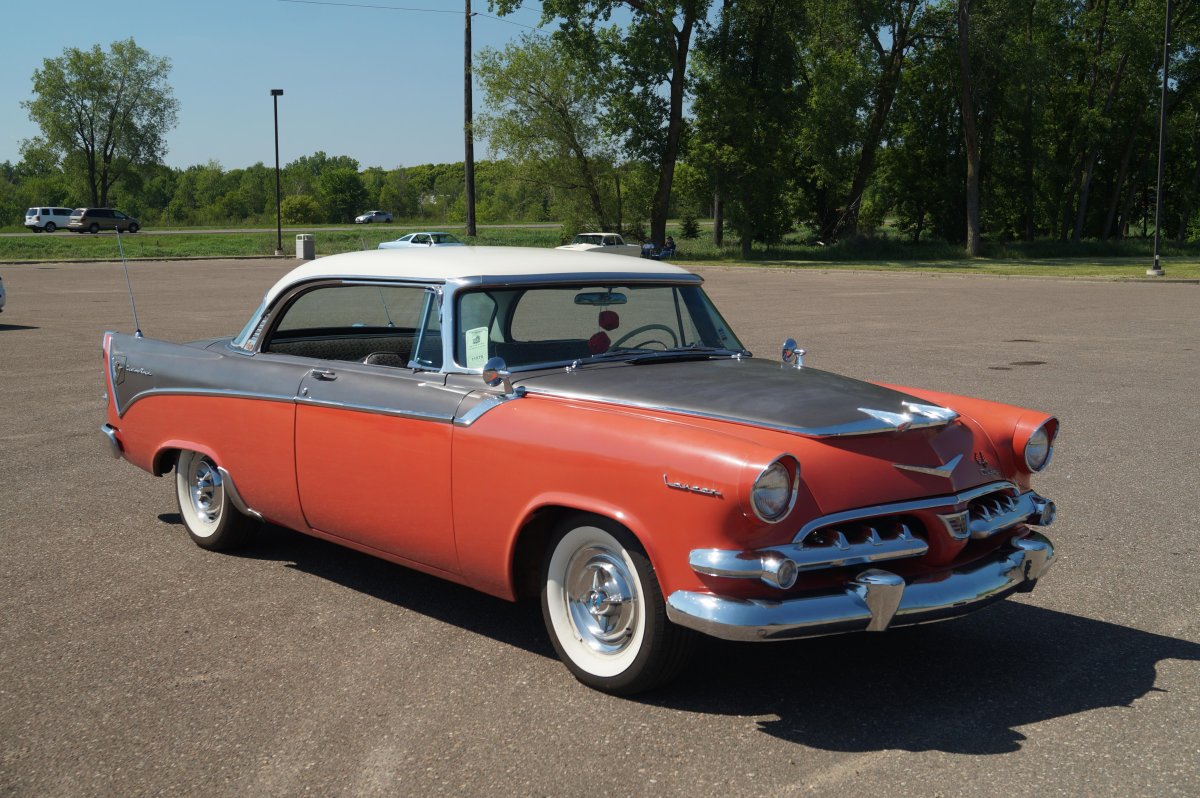 Додж Роял Лансер