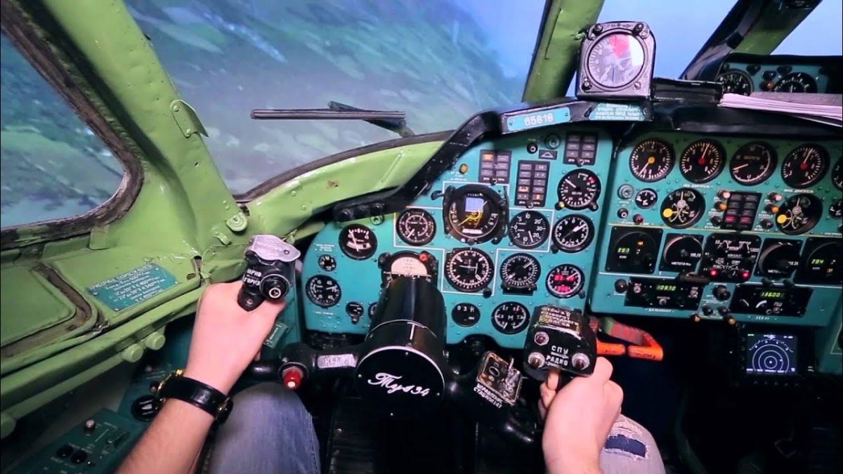 Ту 134 кабина