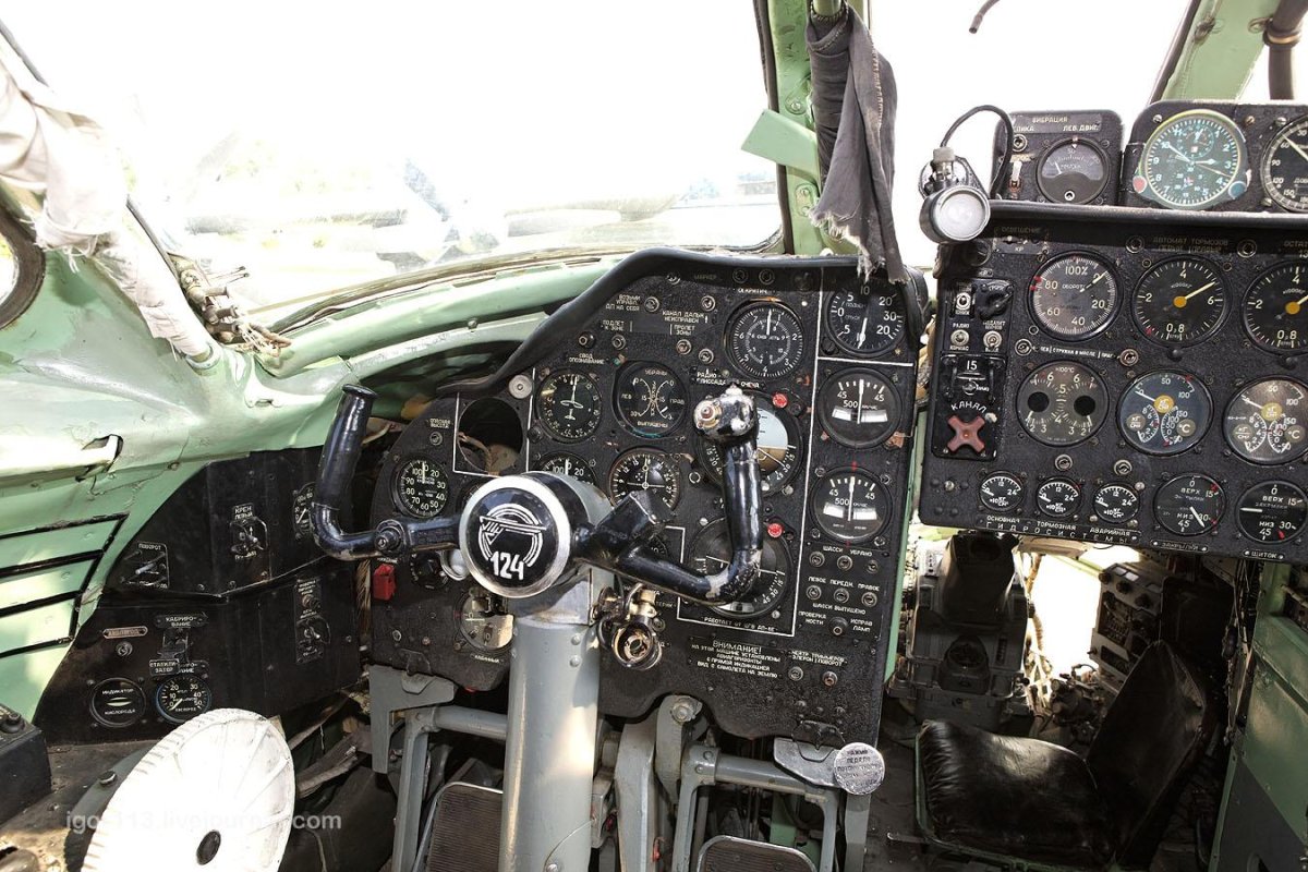 Ту 124 кабина