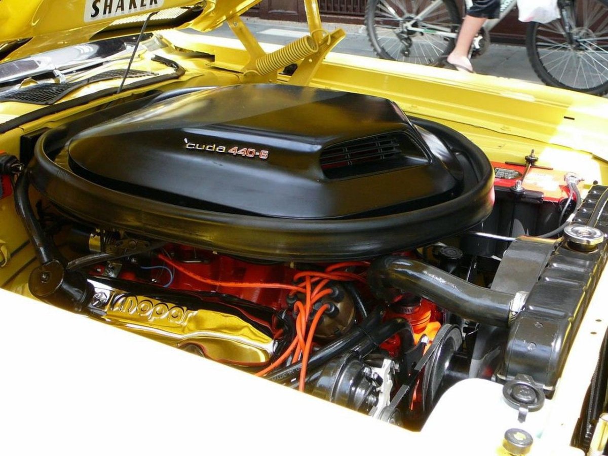 Chrysler RB 440 v8 Magnum