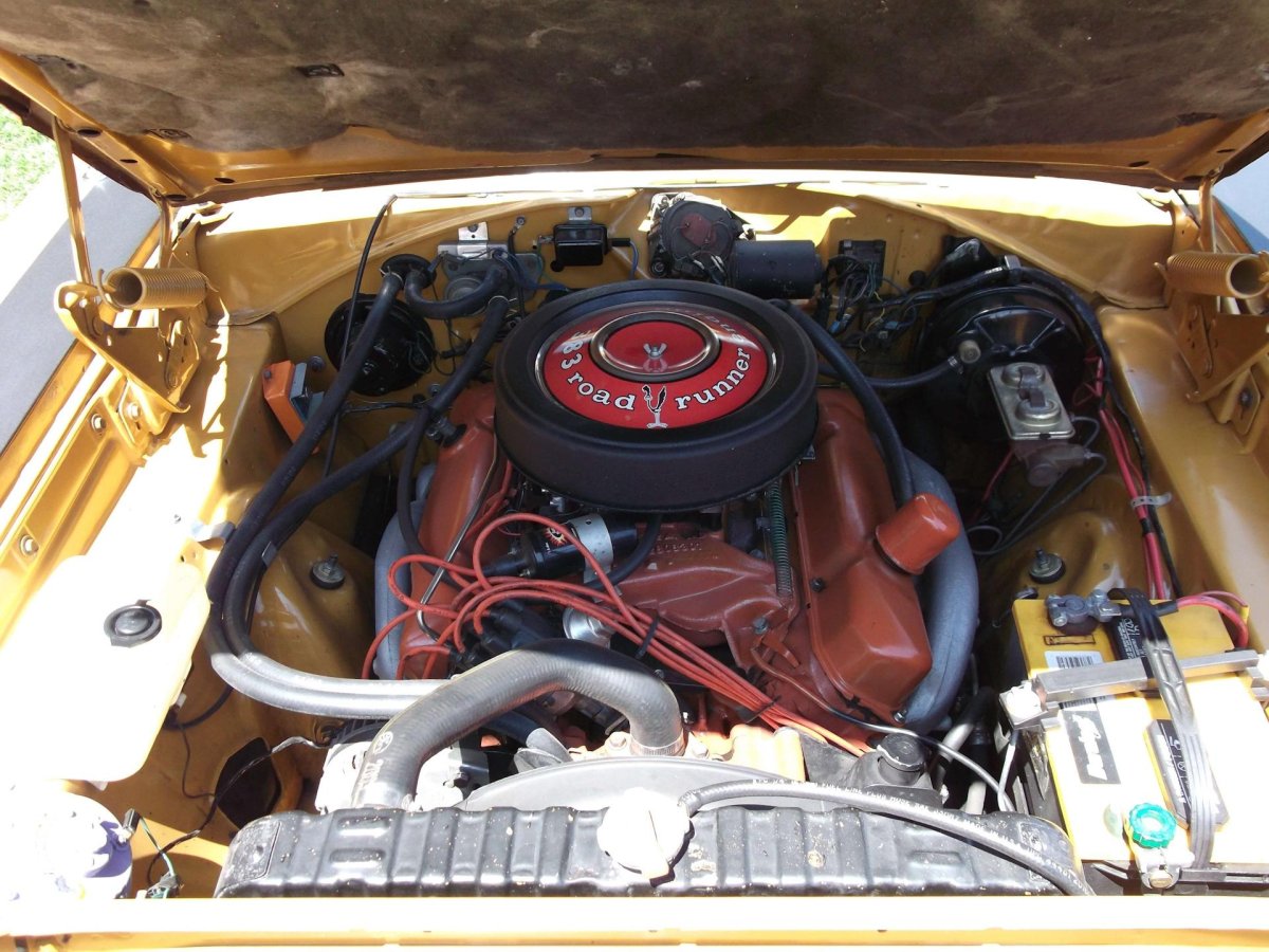 Roadrunner Plymouth двигатель